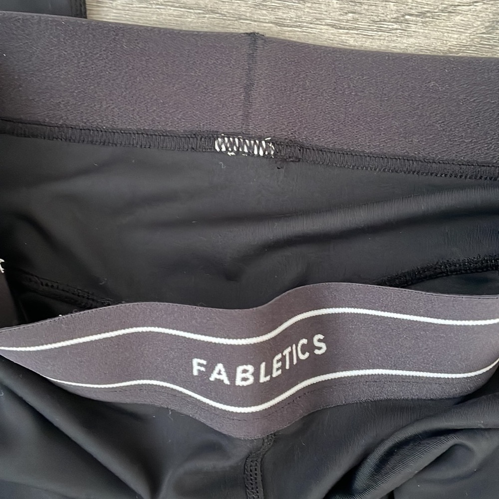 Fabletics Legging Bundle - Picture 8 of 8